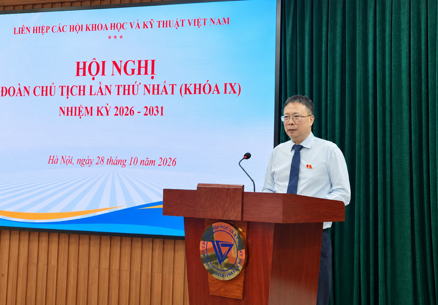 dien-gia-tai-hoi-nghi-vusta-1793248920.png