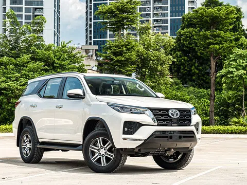 Cận cảnh xe Toyota Fortuner 2020 vừa ra mắt Việt Nam