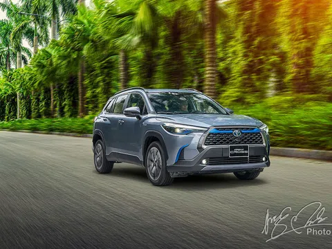 Đánh giá xe Toyota Corolla Cross 1.8HV 2020: Tiên phong công nghệ xanh