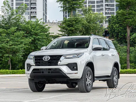 Toyota Fortuner 2020 nâng cấp vừa ra mắt đã nhận ưu đãi hấp dẫn tại đại lý