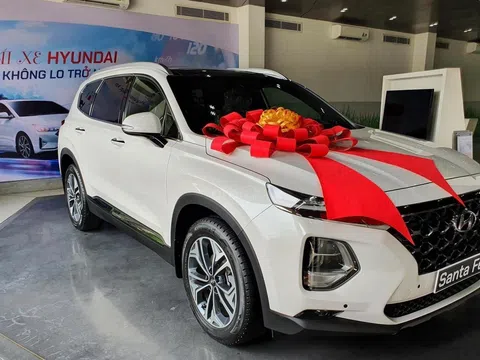 Hyundai Santa Fe bất ngờ giảm giá tới 80 triệu đồng tại đại lý