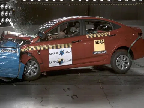 Để biết túi khí bảo vệ người trong xe như thế nào hãy xem Hyundai Accent 0 túi khí thử nghiệm