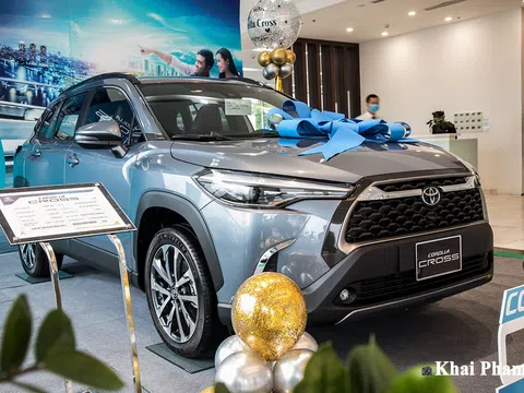 Toyota Corolla Cross "vượt mặt" Kia Seltos trong tháng 10/2020, lần đầu lọt Top 10 bán chạy