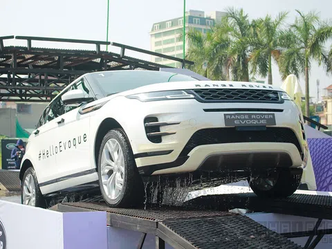 Land Rover ưu đãi gần 1 tỷ đồng cho Range Rover Evoque và Range Rover Vogue