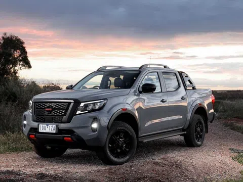 Nissan Navara 2021 facelift chính thức ra mắt