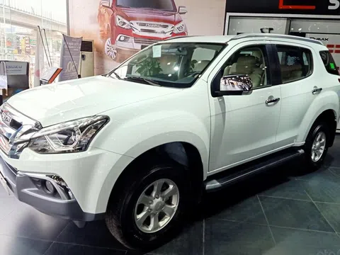 Isuzu Mu-x giảm giá đại lý và ưu đãi phí trước bạ lên tới 130 triệu đồng