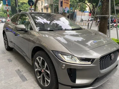 Bắt gặp chiếc Jaguar I-Pace chạy điện đầu tiên tại Việt Nam