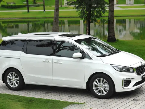 Kia Sedona bất ngờ giảm giá niêm yết, dọn kho đón thế hệ mới