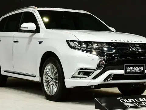 Mitsubishi Outlander 2021 PHEV có giá khởi điểm gần 1,3 tỷ đồng