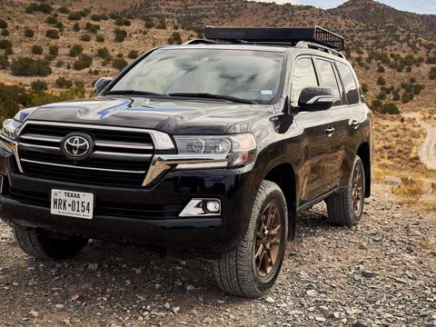 Toyota Land Cruiser thế hệ mới chốt ngày ra mắt, có thể giảm giá