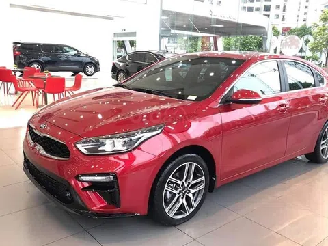 Phân khúc xe hạng C tháng 11/2020: Kia Cerato vững chắc ngôi vương