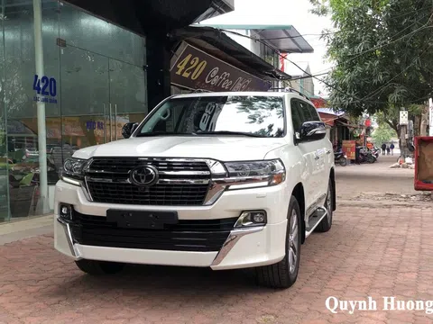 Toyota Land Cruiser VXS Executive Lounge 2021 gần 7 tỷ đồng vừa về Việt Nam có gì mà "hot" vậy?