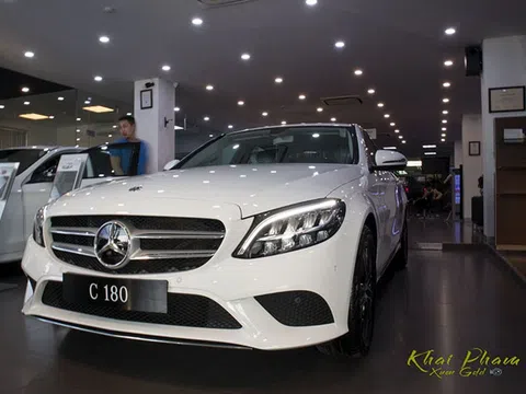 Chi tiết xe Mercedes-Benz C 180 2020 mới ra mắt Việt Nam, đối thủ nặng ký của Toyota Camry