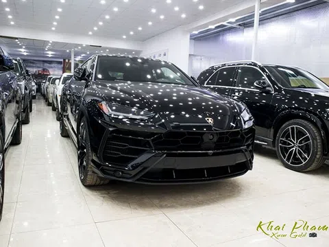 Chi tiết xe Lamborghini Urus Black Edition 2020 đầu tiên tại Việt Nam, chủ nhân mua xe với mục đích ý nghĩa