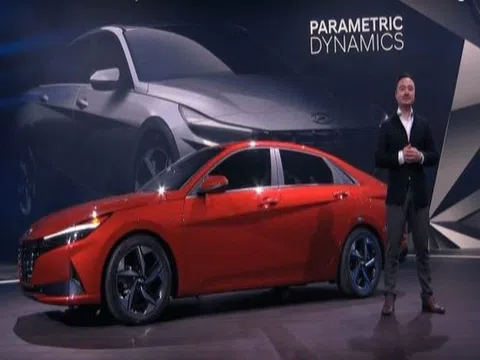 Hyundai Elantra 2021 công nghệ tối tân, thân hình sắc bén
