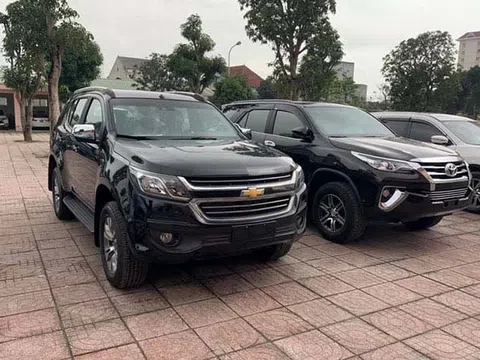 Mua được Chevrolet Trailblazer xả hàng giảm gần 300 triệu đồng, chủ nhân đăng ký, lên đồ rồi rao bán lại khi chưa lăn bánh