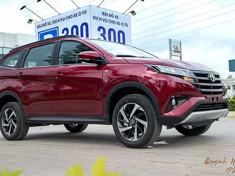 Toyota Rush gặp khó khi nhập khẩu nhưng vẫn nhận ưu đãi từ đại lý mùa Covid-19