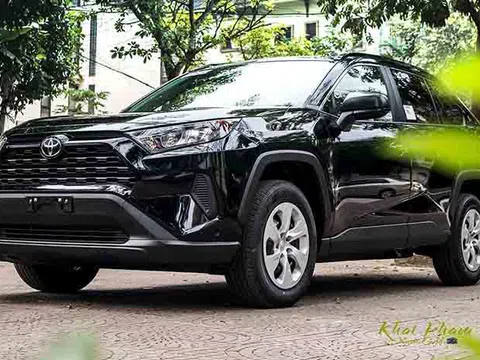 Ảnh chi tiết xe Toyota RAV4 2020 đầu tiên tại Việt Nam