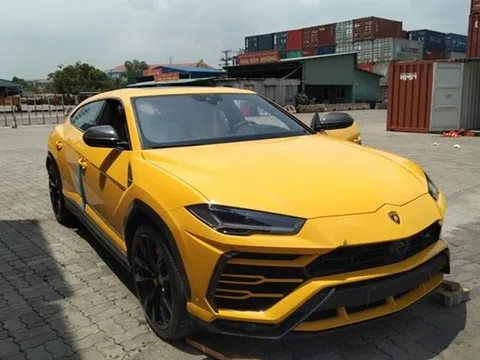 Soi chiếc Lamborghini Urus 4 chỗ đầu tiên vừa khui công tại Việt Nam