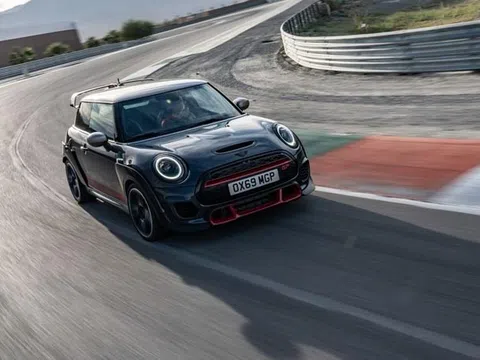 MINI John Cooper Works GP chào giá hơn 3 tỷ đồng