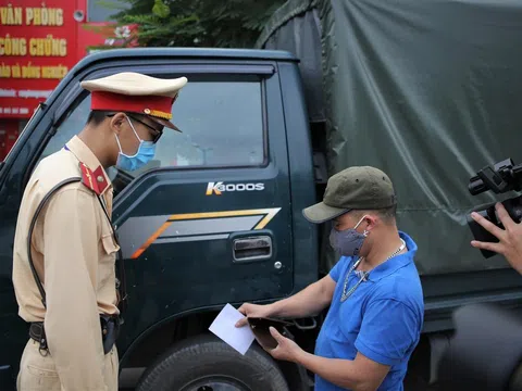 CSGT Hà Nội ra quân tổng kiểm tra từ hôm nay, thiếu giấy tờ xe bị phạt gì?