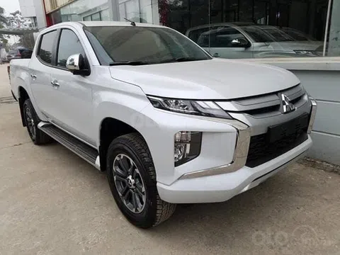 Mitsubishi Triton giảm giá khủng tại đại lý