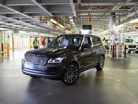 Nhà máy Jaguar Land Rover sản xuất Range Rover với quy trình đúng chuẩn chống Covid-19