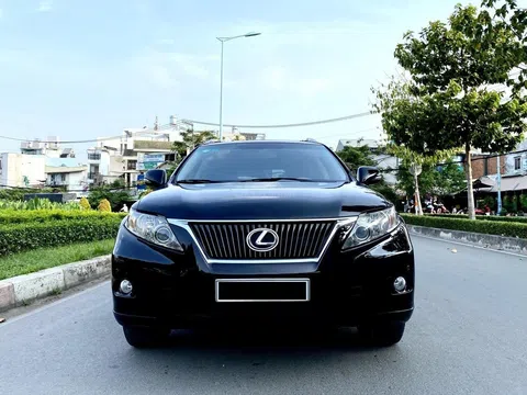 Lexus RX 350 đi 10 năm bán lại gần 1,2 tỷ - ngang Hyundai Santa Fe mới