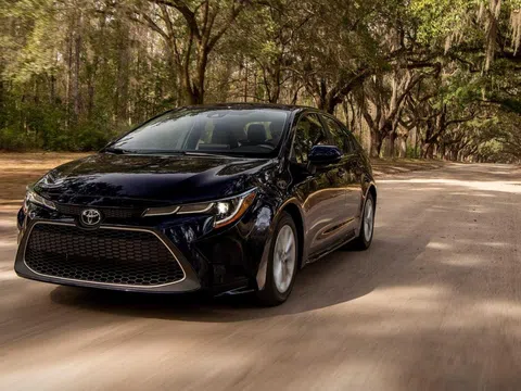 Toyota Corolla 2021 Sedan lên đồ đón hè, thêm gói độ mới