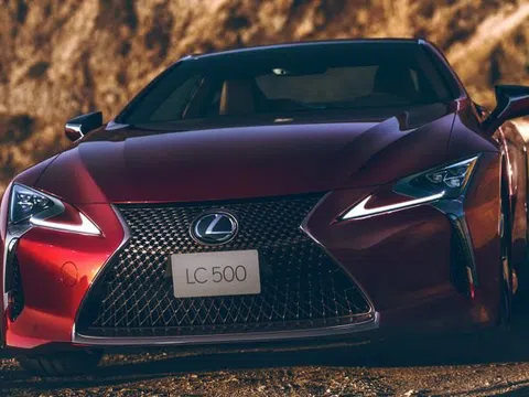 Lexus LC 500 2020 chào giá 6,8 tỷ đồng