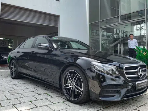 Xe sang Mercedes-Benz hàng trưng bày thanh lý giảm hàng trăm triệu