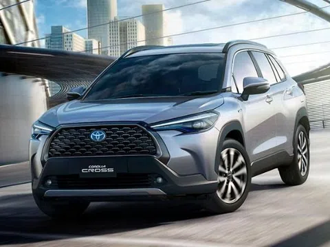 Toyota Corolla Cross 2021 chào giá 733 triệu siêu hấp dẫn