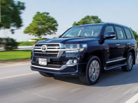 Vay mua xe Toyota Land Cruiser 2020 trả góp mới nhất