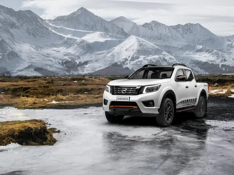 Nissan Navara Black Edition A-IVI giá 845 triệu đồng ra mắt khách Việt