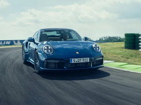 Porsche 911 Turbo 2021 giá 4 tỷ chờ khách hàng mê tốc độ