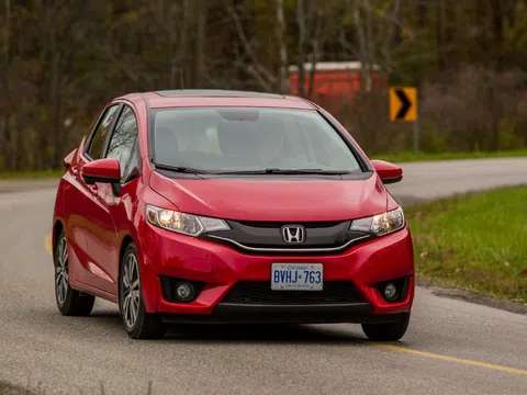 Tại sao xe hatchback thường đắt hơn sedan?