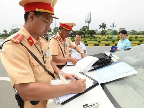 Không mang đầy đủ giấy tờ khi tham gia giao thông, tài xế bị phạt tối đa 6 triệu đồng