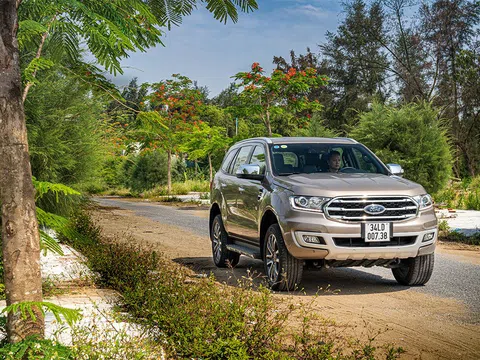 Ford Everest giảm giá kỷ lục tại đại lý, cao nhất 200 triệu đồng