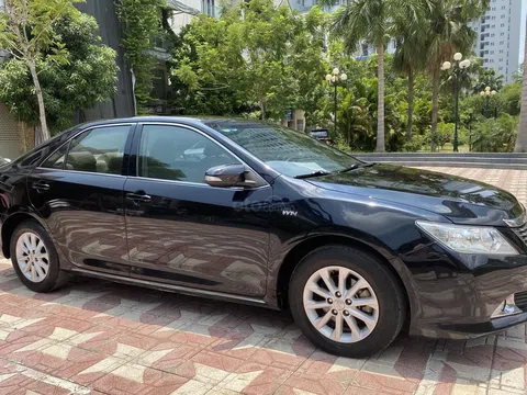 Toyota Camry 2013 đi 7 năm bán lại hơn 650 triệu, ngang Hyundai Elantra mới