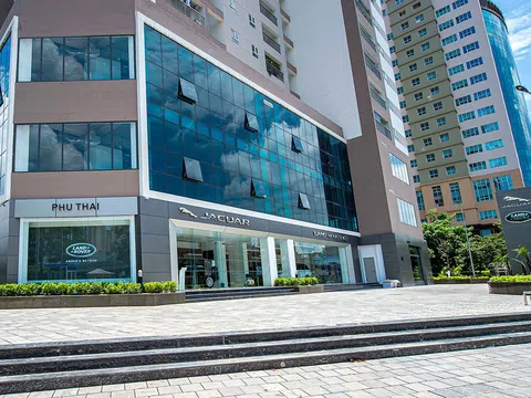 Jaguar Land Rover Việt Nam khai trương phòng trưng bày mới tại Hà Nội 