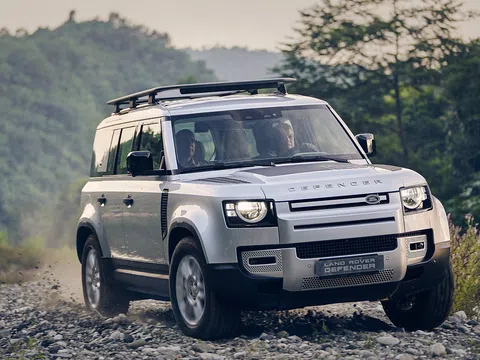 Land Rover Defender 2021 hoàn toàn mới chào giá 2,99 tỷ đồng tại Philippines 