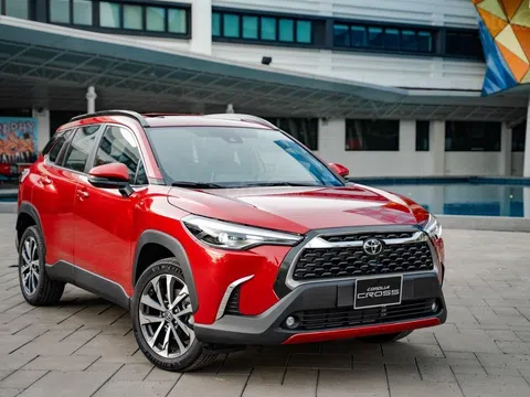 Giá xe Toyota Corolla Cross 2020 tại Việt Nam "chát" nhất khu vực ASEAN