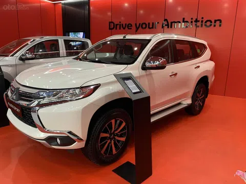 Mitsubishi Pajero Sport 2019 giảm 200 triệu đồng tại đại lý, xả hàng sạch kho