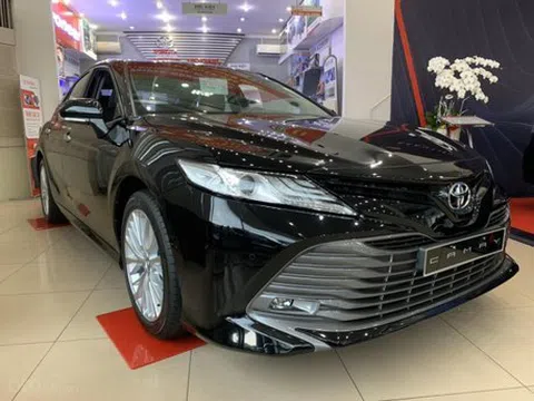 Phân khúc sedan hạng D tháng 7/2020: Toyota phản đòn, VinFast tụt hạng