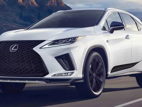 Lexus RX Black Line 2021 số lượng có hạn chào giá gần 1,2 tỷ đồng