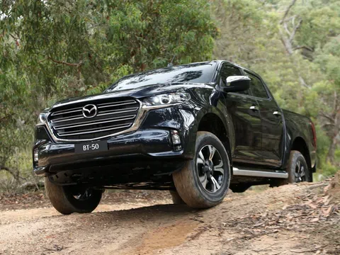 Đánh giá xe Mazda BT-50 2021 hoàn toàn mới