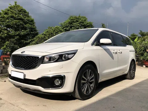 Kia Sedona 2018 rao bán 950 triệu, rẻ hơn xe mới hơn 400 triệu