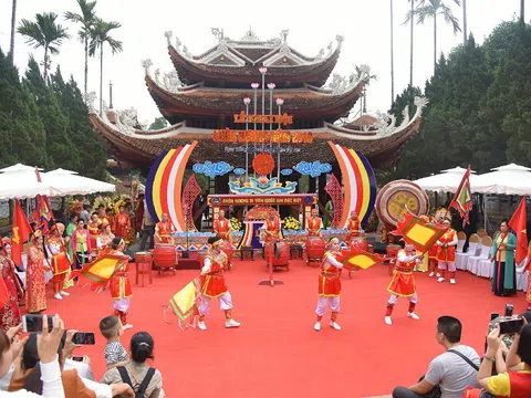Dừng tổ chức lễ hội chùa Hương