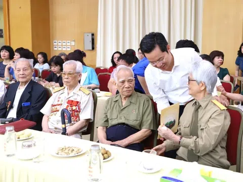 Hà Nội: Quận Hoàn Kiếm gặp mặt tri ân gia đình liệt sĩ, chiến sĩ Điện Biên