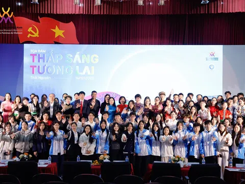 Tọa đàm “Thắp sáng tương lai” góp phần thúc đẩy bình đẳng giới trong môi trường giáo dục